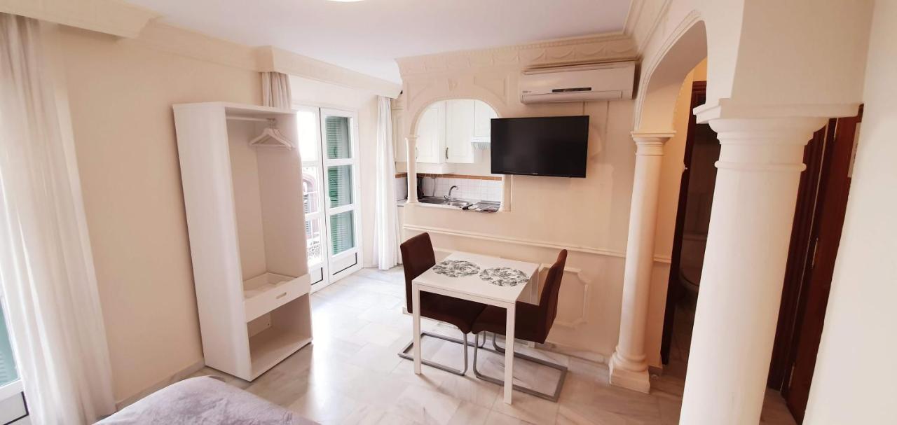 Fan Flat Carreteria Apartment Malaga Bagian luar foto